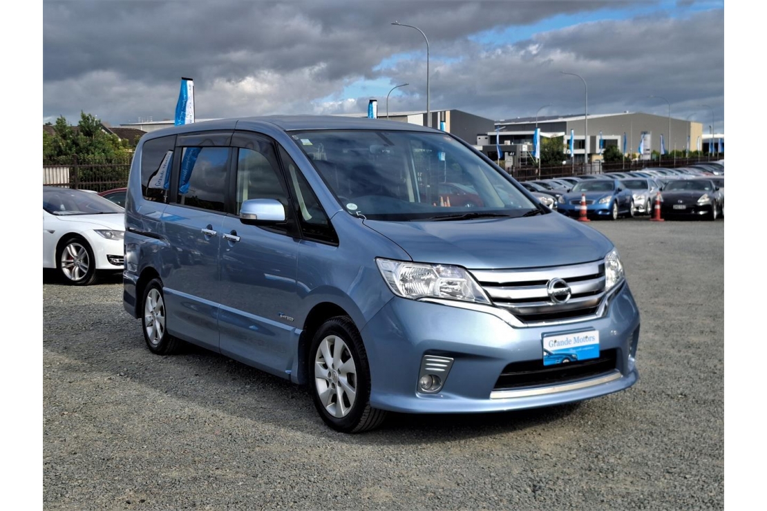 Ilikethat - Nissan, Serena Hybrid.Highway star.Rear ..., 2013  - Auckland City, Auckland 