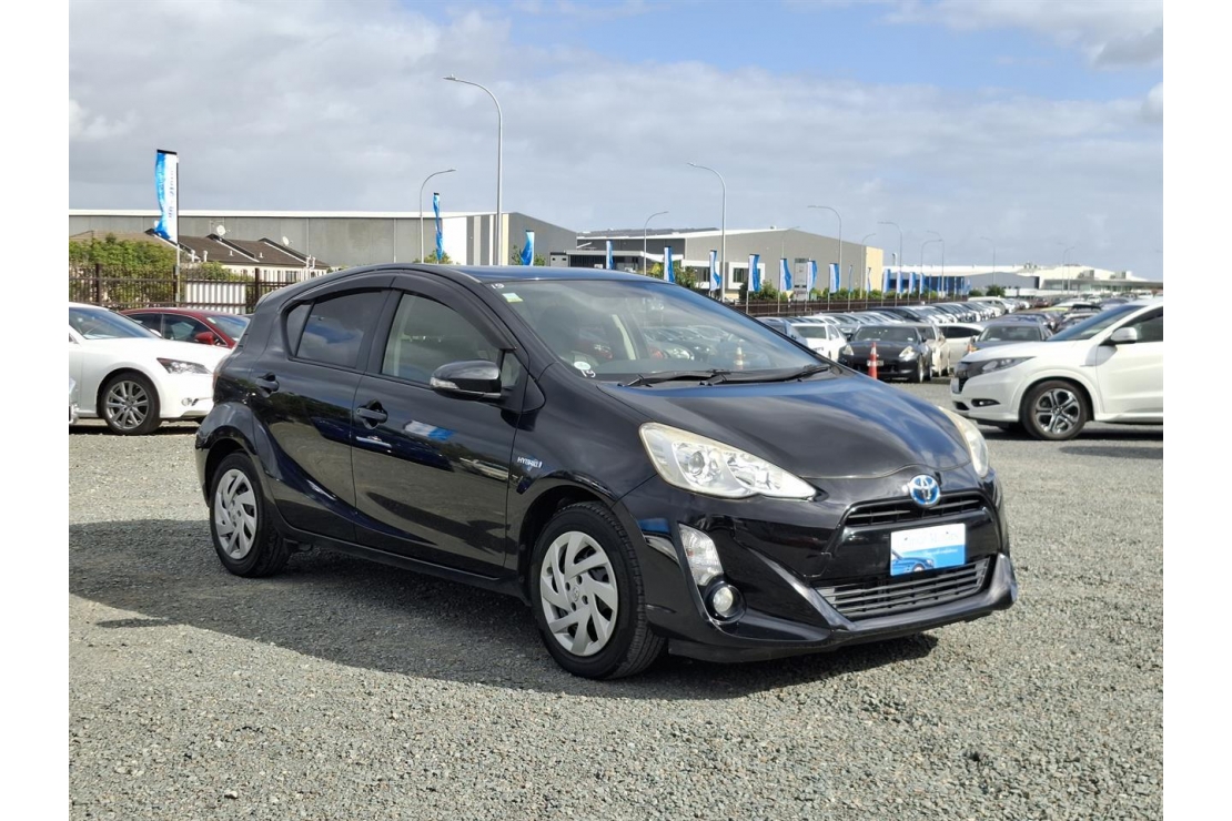 Ilikethat - Toyota, Aqua Hybrid.Rear camera.Button..., 2015  - Auckland City, Auckland 