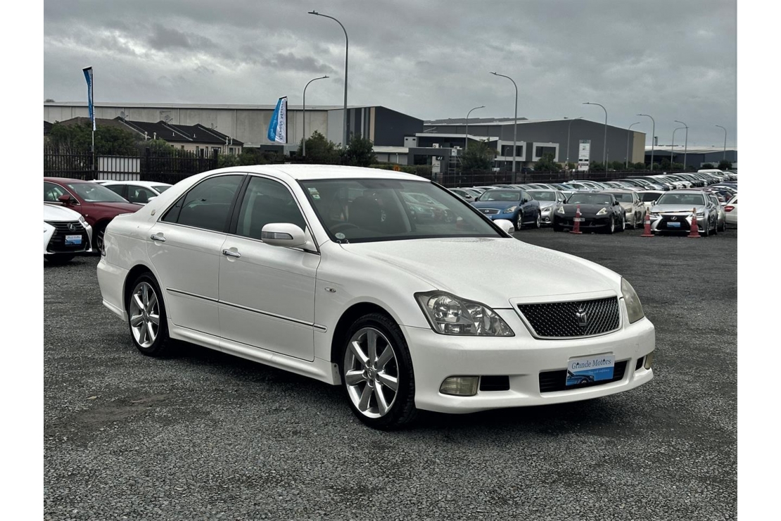 I like that Featured Classified Listing - Toyota, Crown Athlete.50th Anniversary...., 2005 - Auckland City, Auckland