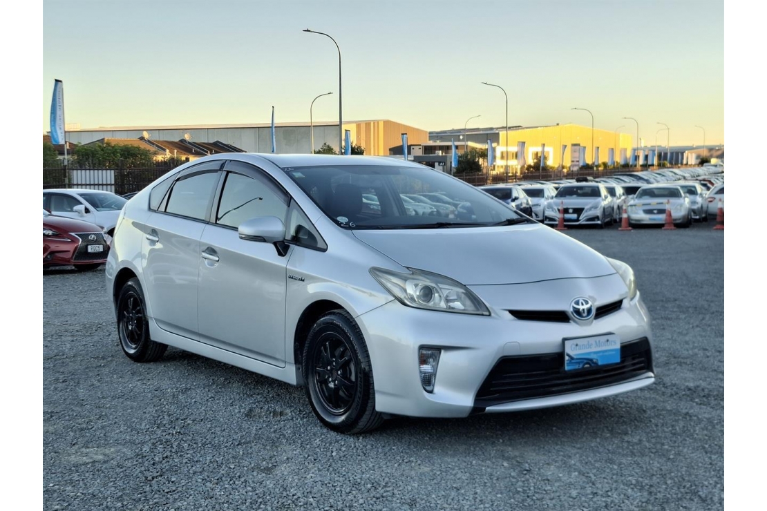Ilikethat - Toyota, Prius LOW KM.Rear camera.8 Airbags., 2012 - Auckland City, Auckland