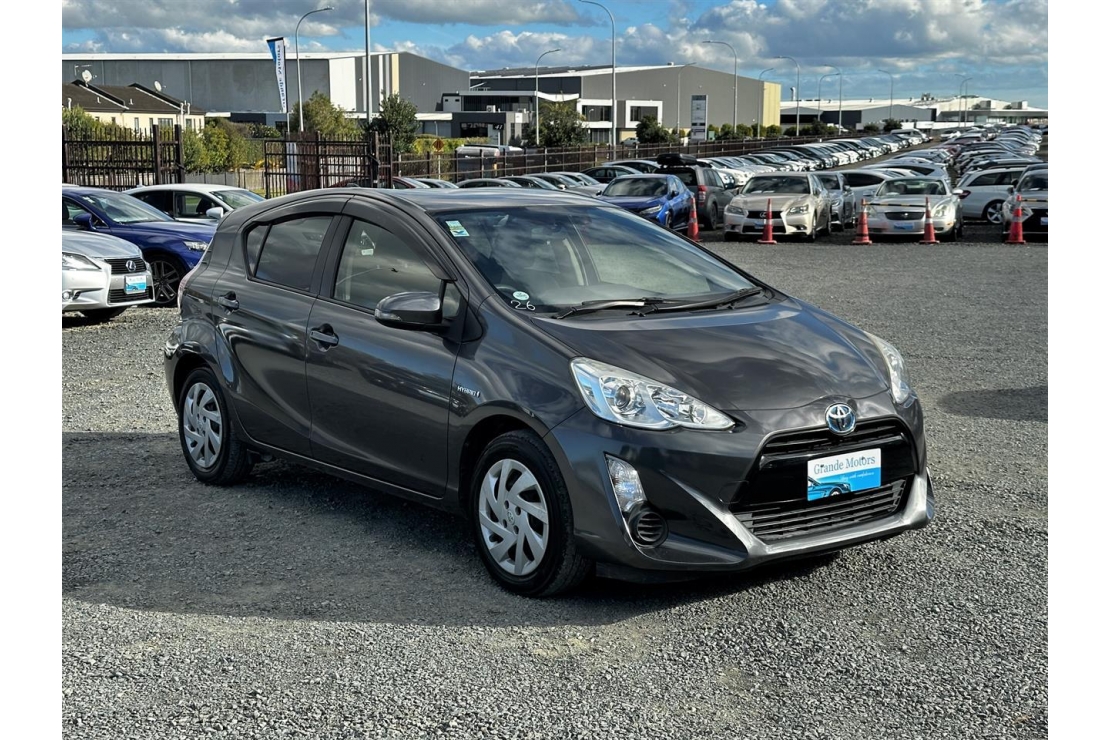 Ilikethat - Toyota, Aqua Hybrid. SRS Airbags., 2015 - Auckland City, Auckland