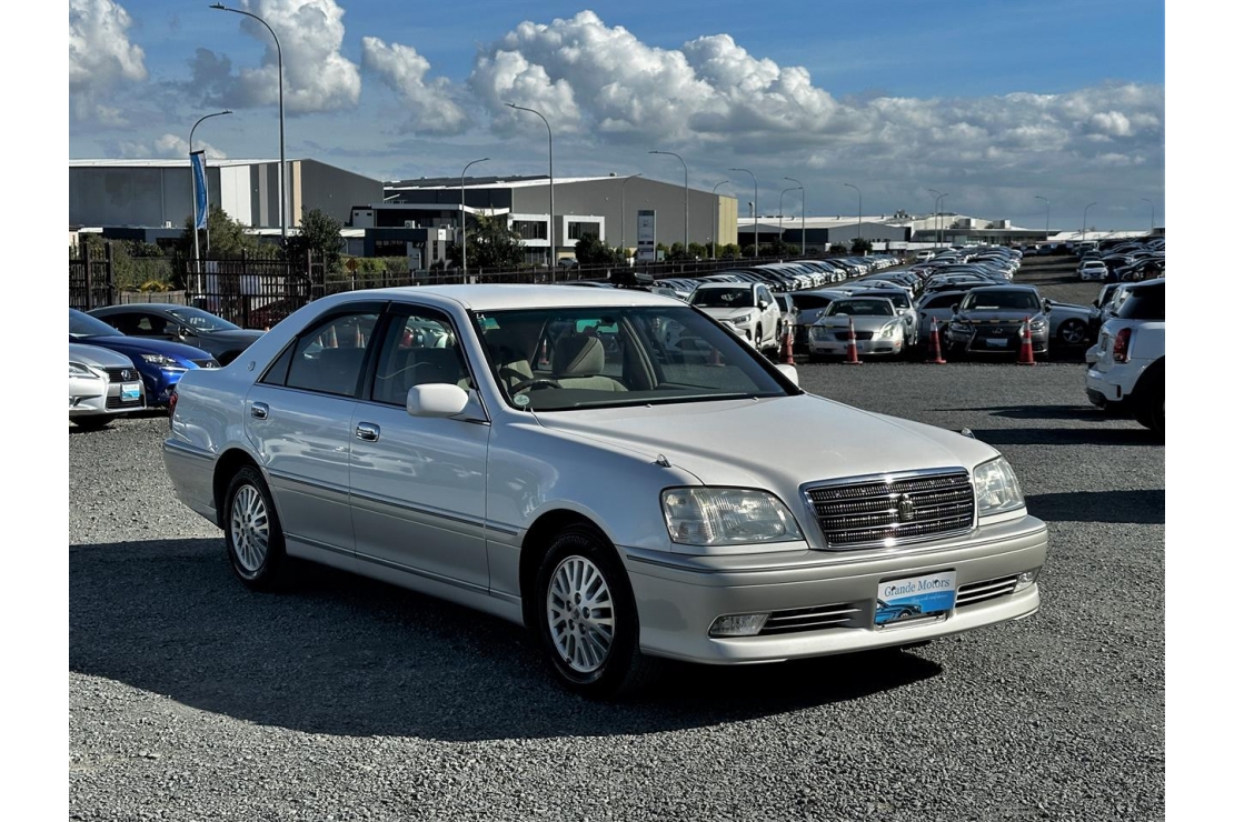 Ilikethat - Toyota, Crown Royal Saloon.SRS Airbags., 2001 - Auckland City, Auckland