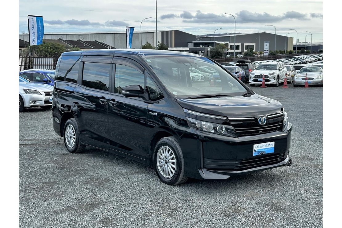 Ilikethat - Toyota, Voxy Hybrid.Safety radar.Lane assist.Rear cam.Elec..., 2017 - Auckland City, Auckland