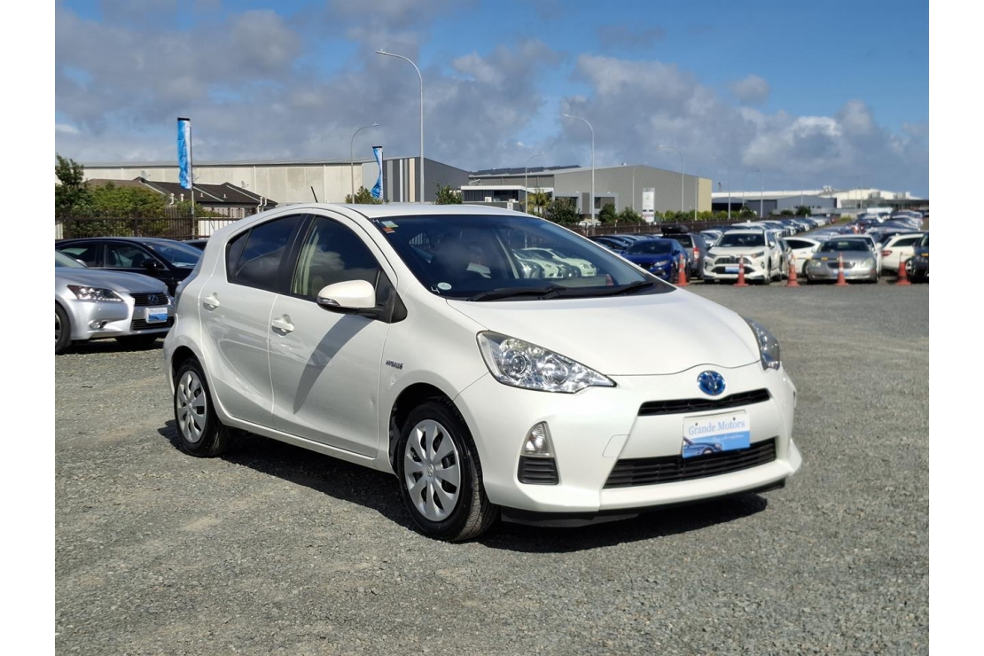 Ilikethat - Toyota, Aqua G spec.Rear camera.New tires.Button start., 2014 - Auckland City, Auckland
