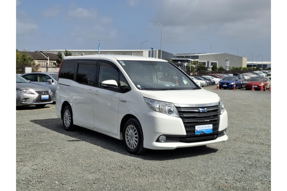 Ilikethat - Toyota, Noah Hybrid.7 seats.Rear camera.Electric doors.But..., 2014 - Auckland City, Auckland