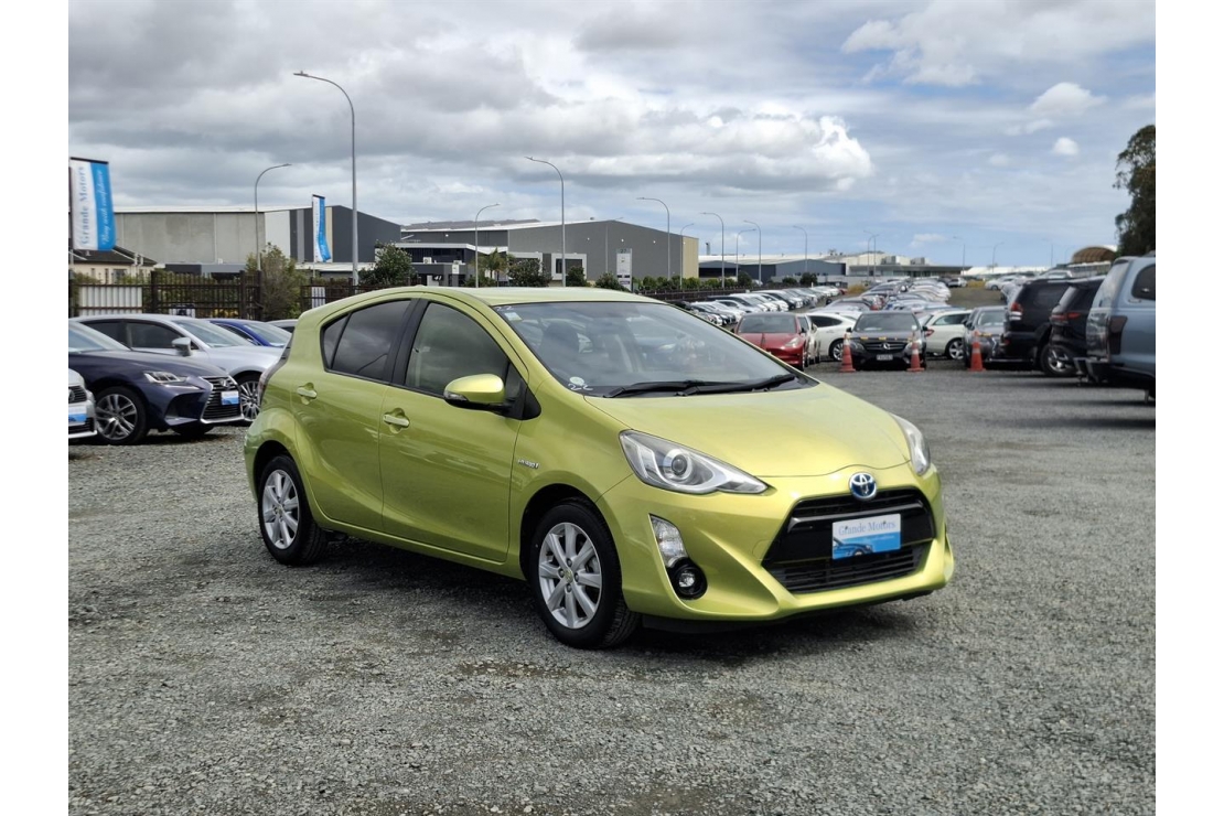 Ilikethat - Toyota, Aqua Hybrid.Button start.Airbags., 2015 - Auckland City, Auckland
