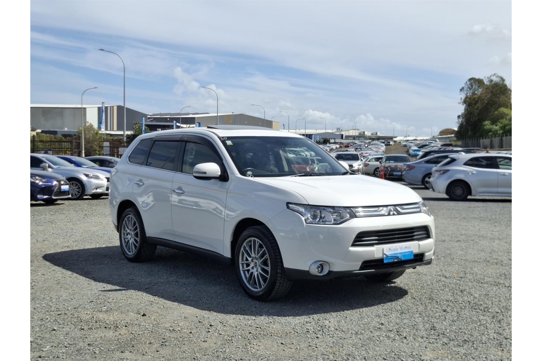 Ilikethat - Mitsubishi, Outlander G.4WD.Sunroof.7 seats.Lane assist.Radar cruis..., 2013 - Auckland City, Auckland