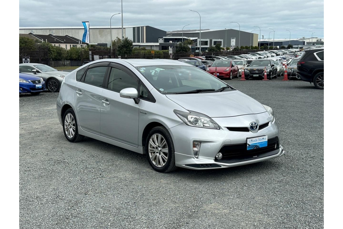 Ilikethat - Toyota, Prius S Package.Rear camera.8 Airbags., 2015 - Auckland City, Auckland