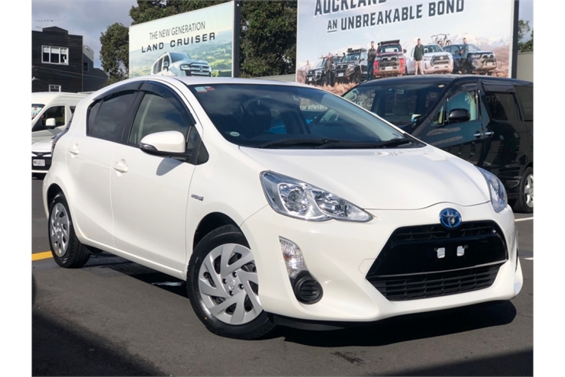 Ilikethat - Toyota, 1.5 Petrol Hybrid Hatchba... 5 Speed Manual + Very Low KMS, 2017 - Auckland City, Auckland