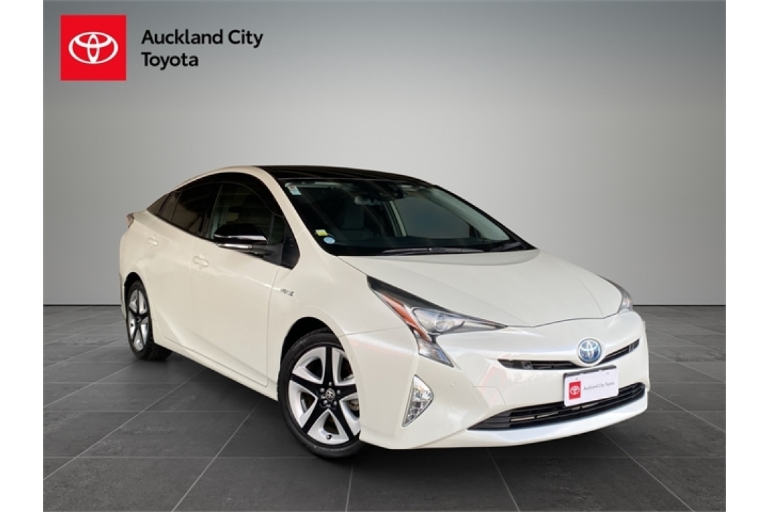 Ilikethat - Toyota, 1.8 S Safety Plus 2 Tone 5 Dr Hatch CVT 2WD T..., 2018 - Auckland City, Auckland