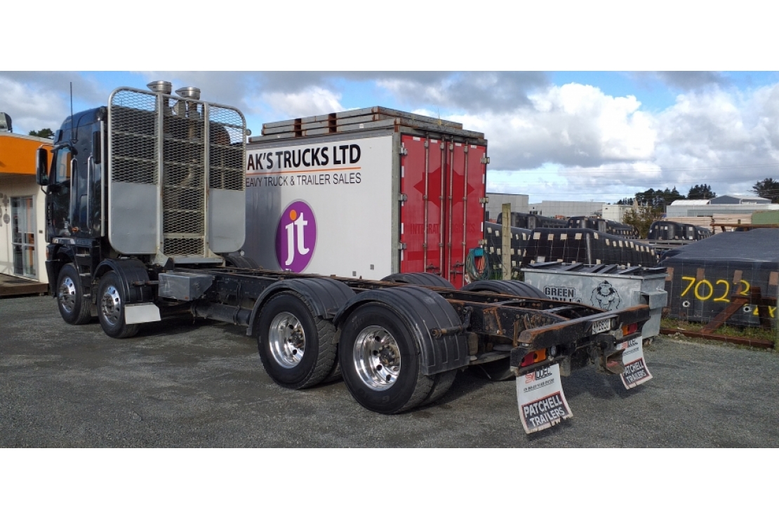 Ilikethat - Trucks  Freightliner 8×4 Cab Chassis stock #4442, 2014  - Rodney, Auckland 