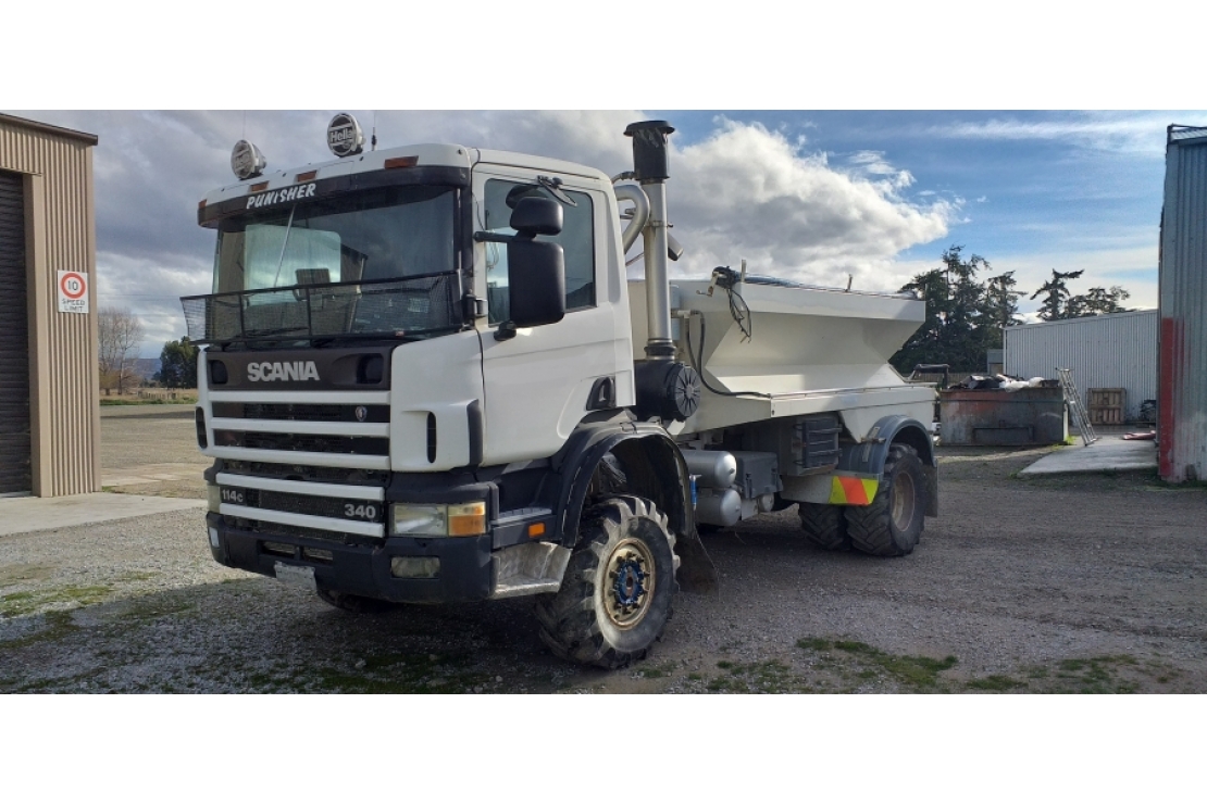 Ilikethat - Trucks  Scania 4x4 Spreader #4351, 2004  - Rodney, Auckland 