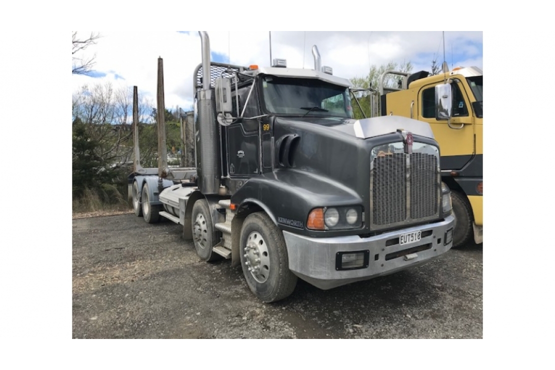 Ilikethat - Trucks  Kenworth 8x4 Logger #4478, 2009  - Rodney, Auckland 